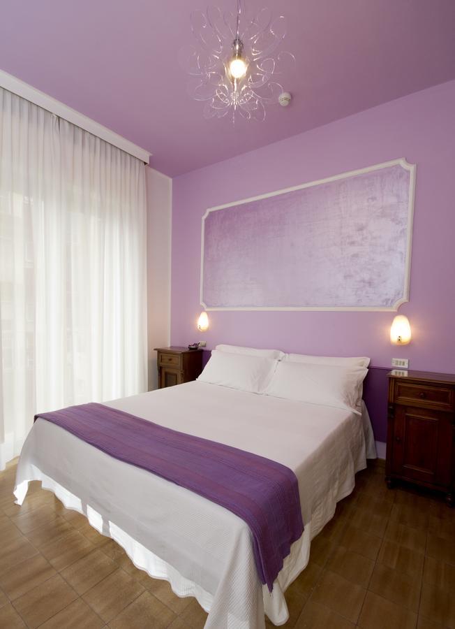 Hotel Trafalgar ريميني المظهر الخارجي الصورة