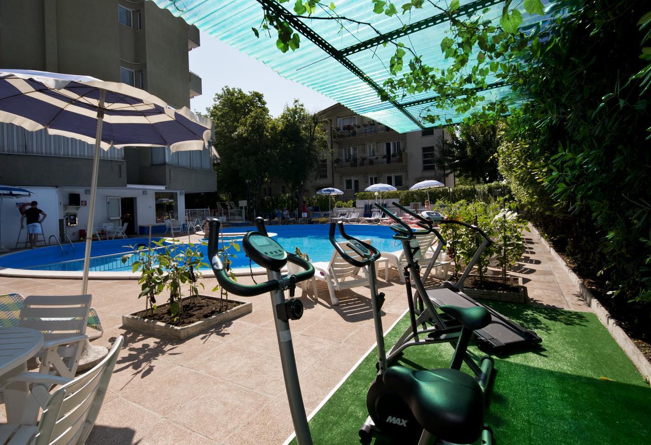Hotel Trafalgar ريميني المظهر الخارجي الصورة