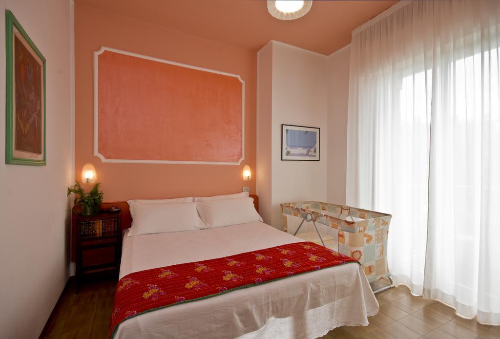 Hotel Trafalgar ريميني المظهر الخارجي الصورة